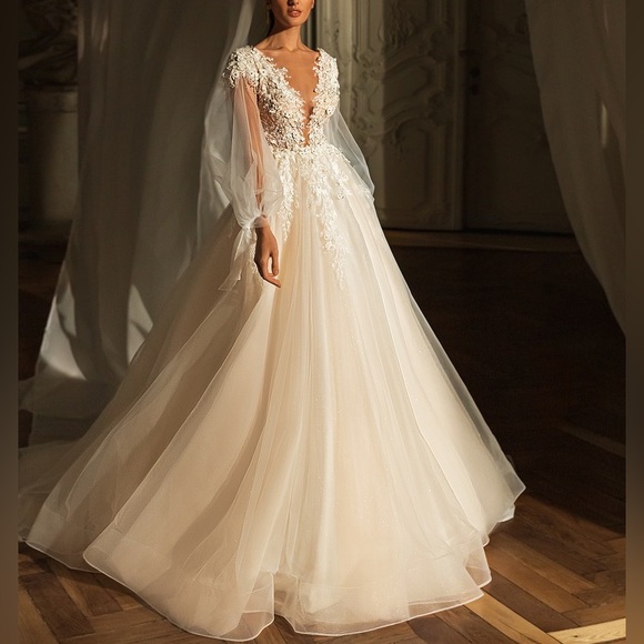Luce Sposa Ofelia Wedding Dress - Picture 1 of 10